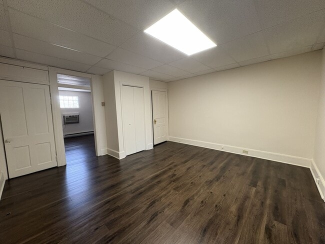 Building Photo - COMING SOON - Cozy 1-Bedroom in the Heart ...