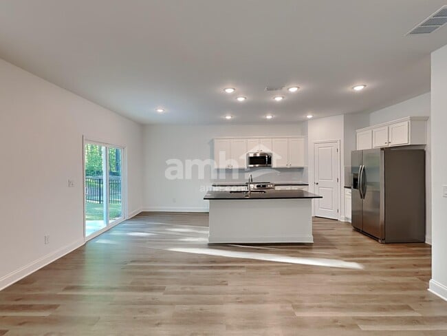 Building Photo - 255 Sapling Way