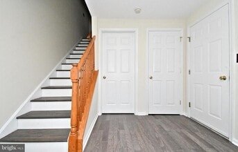 Building Photo - 1031 Balley Dr