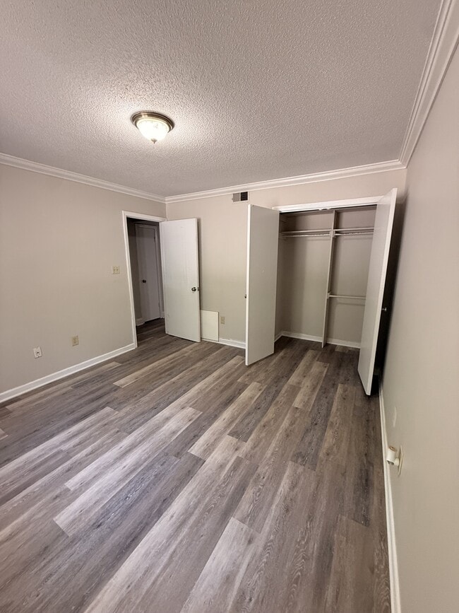 Building Photo - 1522 Parkway Ct