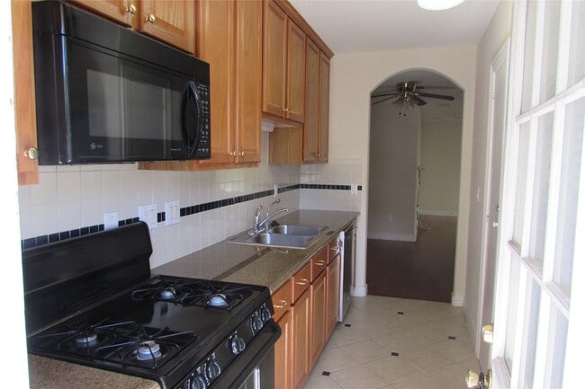 Foto del edificio - 2513 Shakespeare St