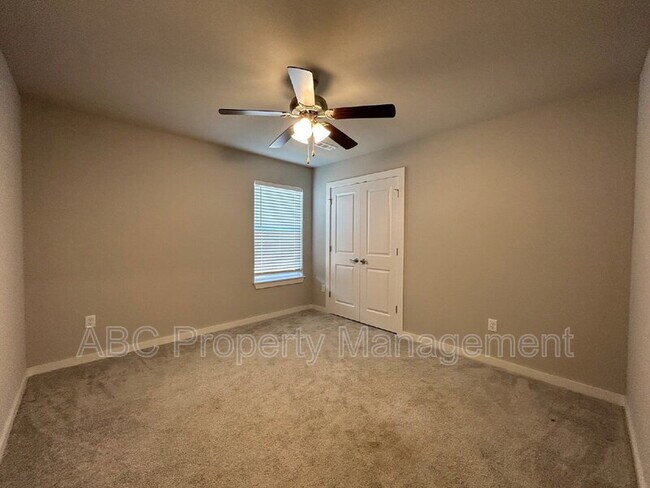 Foto del edificio - 350 S Emerald Woods Run