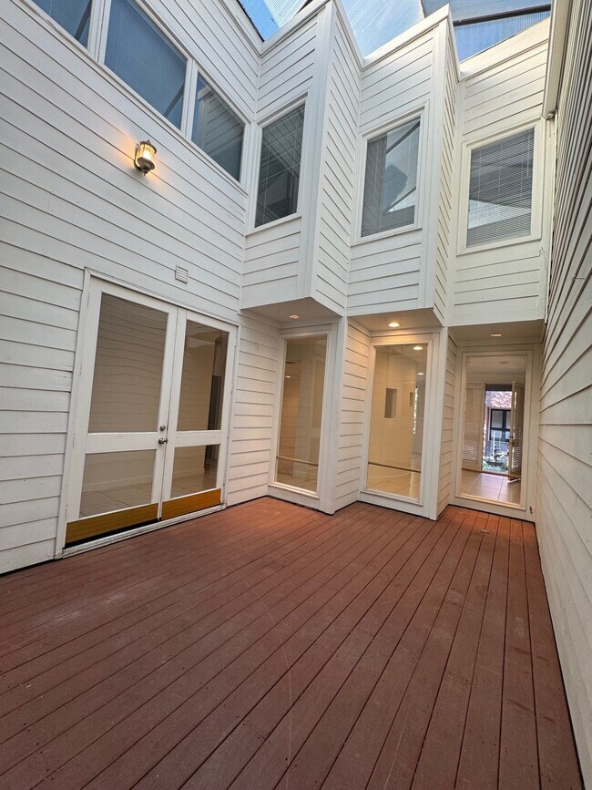 Foto del edificio - 11842 Taylorcrest Rd