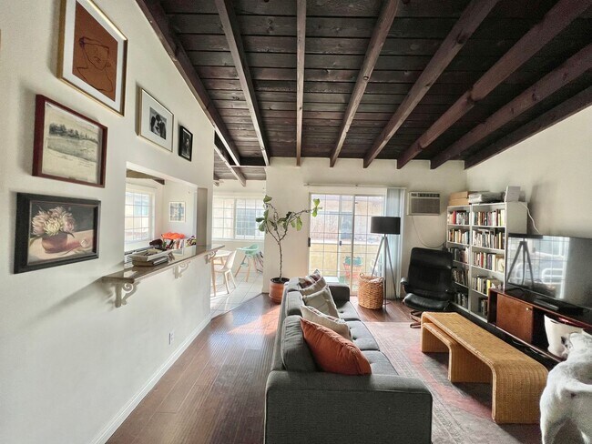 Foto del edificio - 3608 Keystone Av