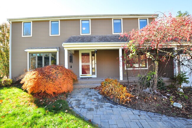 Foto del edificio - 16 Virginia Ln