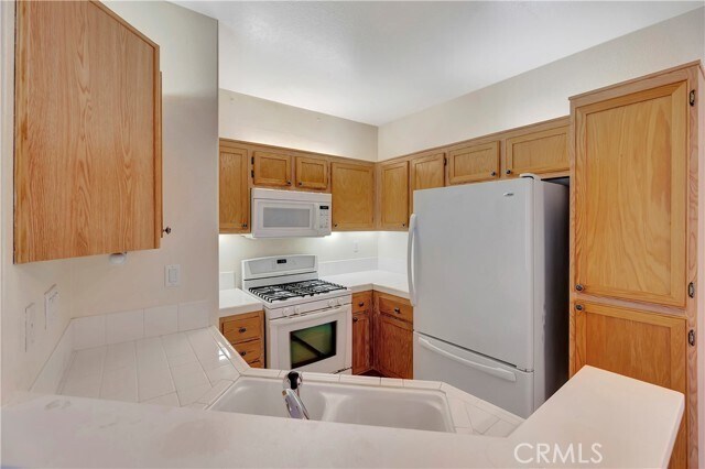 Foto del edificio - 1702 Crescent Oak