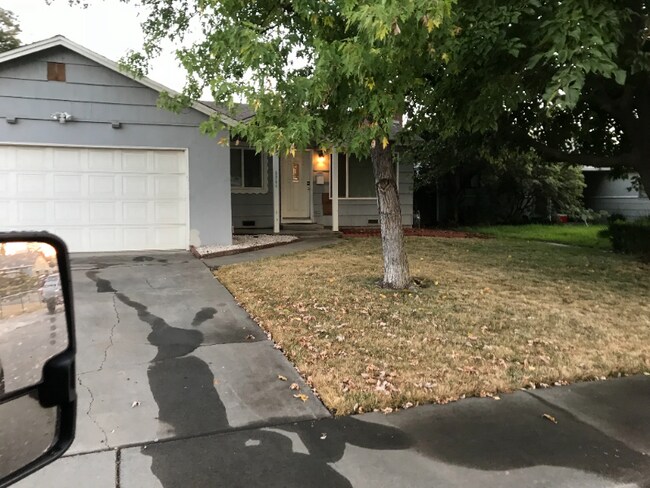 Building Photo - 8964 Rosetta Cir
