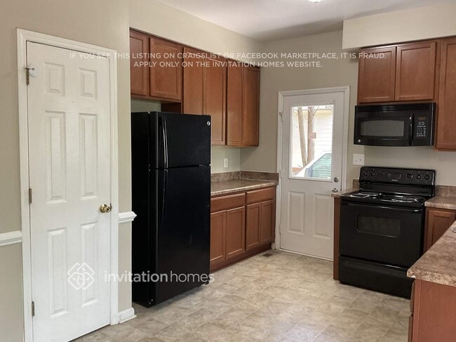 Building Photo - 5012 Baywood Forest Dr