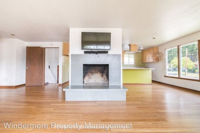 Foto del edificio - 3 br, 1 bath Apartment - 389 S Second