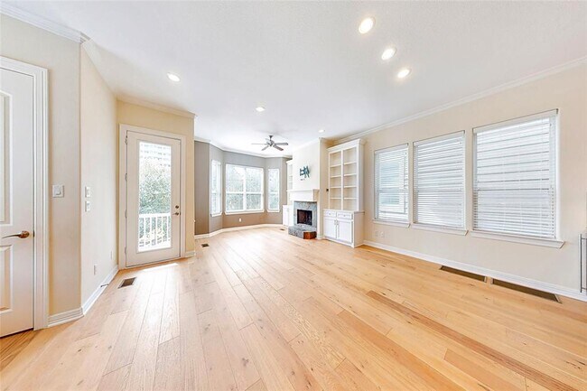 Building Photo - 2104 State St