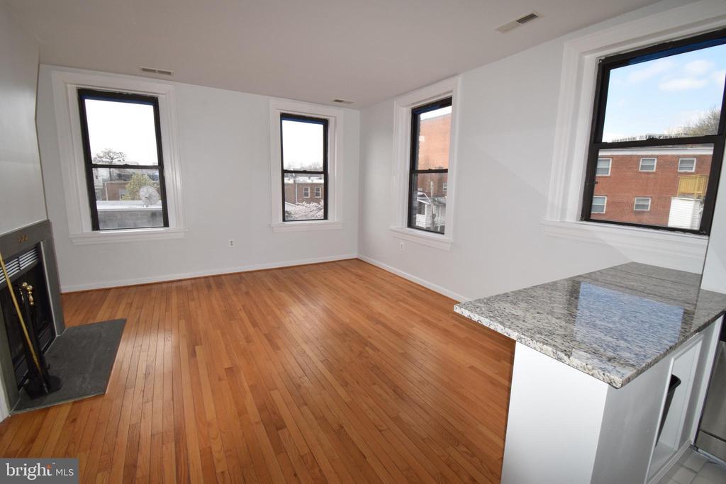 Foto principal - 1918 18th St NW
