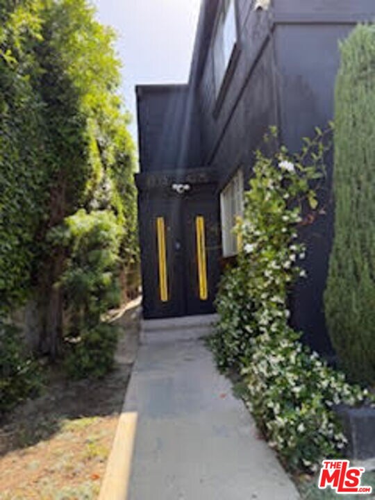 Foto del edificio - 4275 McClung Dr