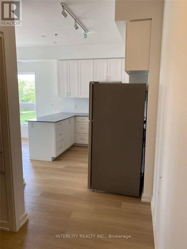 Photo du bâtiment - 430 Essa Rd