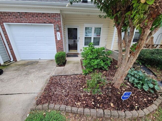 Foto del edificio - 1204 Glory Vine Rd