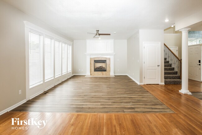 Building Photo - 1929 Parkside Dr