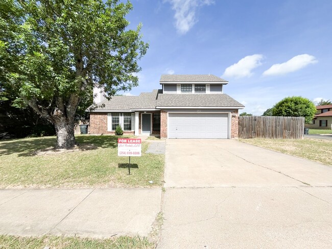 Building Photo - Available NOW!!!! This charming 2 story, 4...