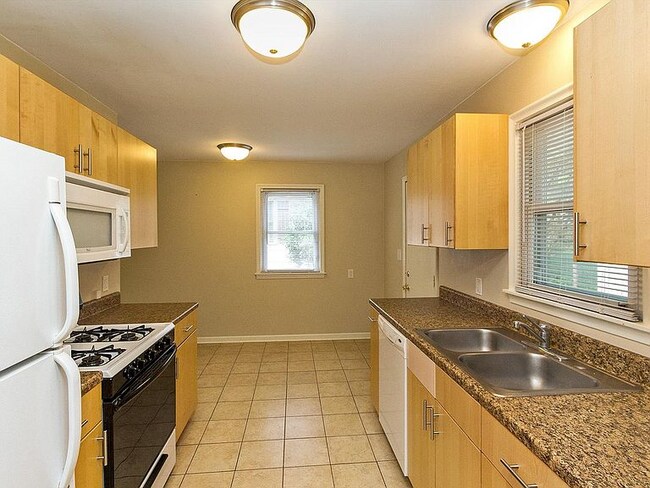 Foto del edificio - 432 36th Ave NW