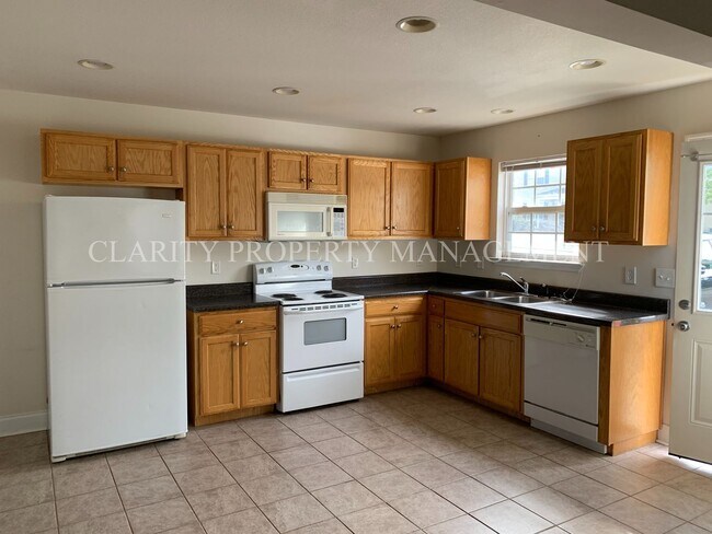 Building Photo - 2205 Grover Mill Ct SE