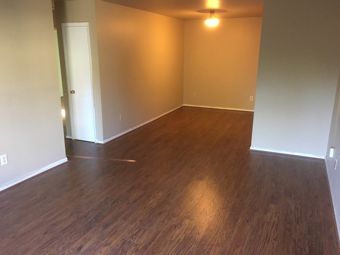 Primary Photo - 525 Richland Avenue, Athens