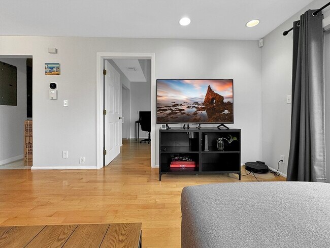 Foto del edificio - 24 Corey St