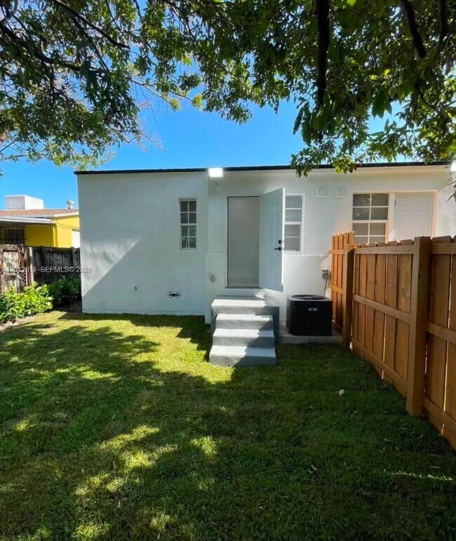 Foto del edificio - 3161 NW 31st St