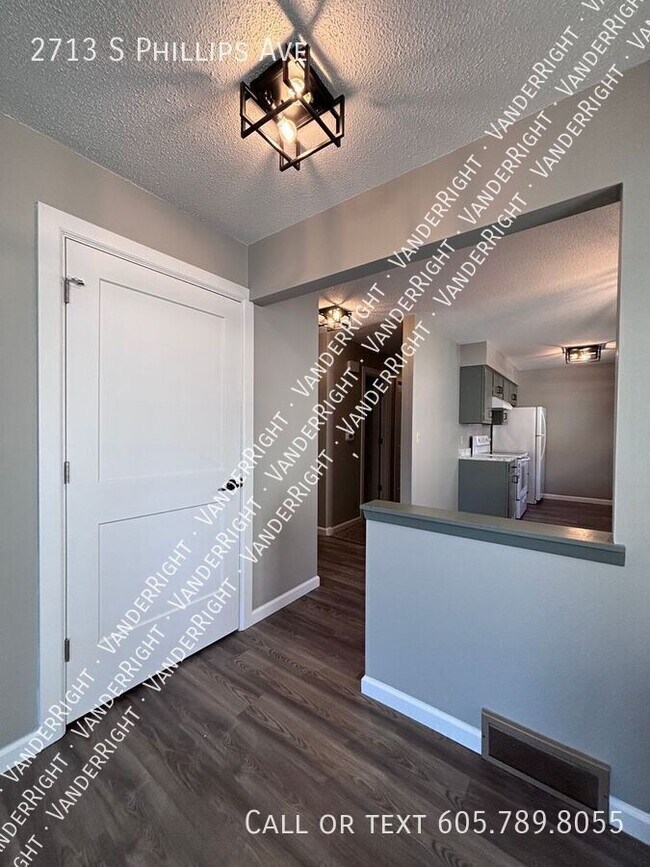 Foto del edificio - 2713 S Phillips Ave