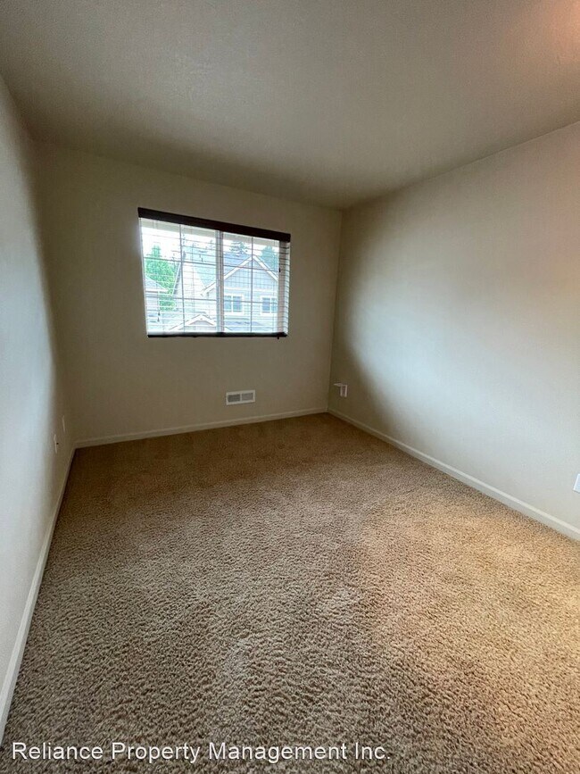 Foto del edificio - 3 br, 2.5 bath House - 10533 NE Summer Fal...