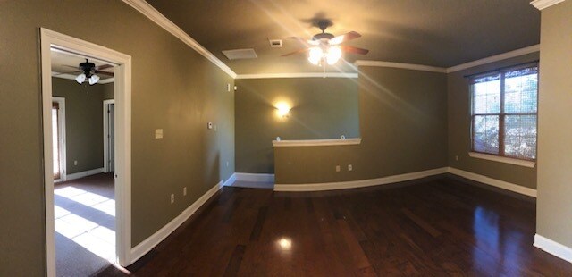 Building Photo - 888 S Kenilworth Pky