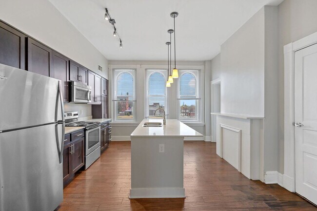 Foto del edificio - 975 E McMillan St