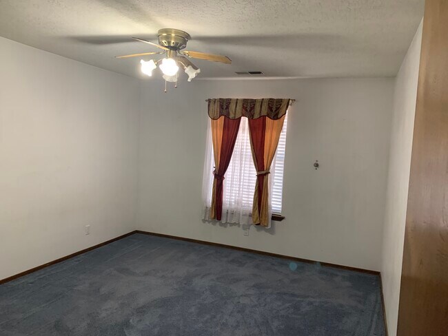 Foto del edificio - 7024 Prairie Rd NE