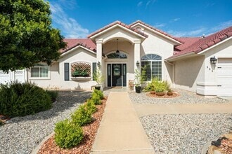 Building Photo - 565 N Moonglow Pl