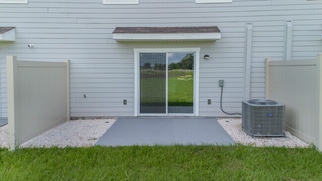 Foto del edificio - Townhouse at Laurel Commons
