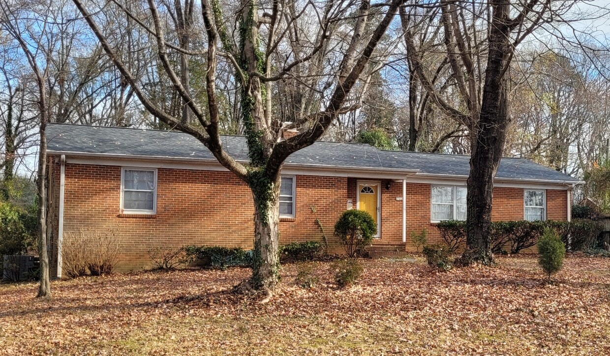 Foto principal - 703 Longview St