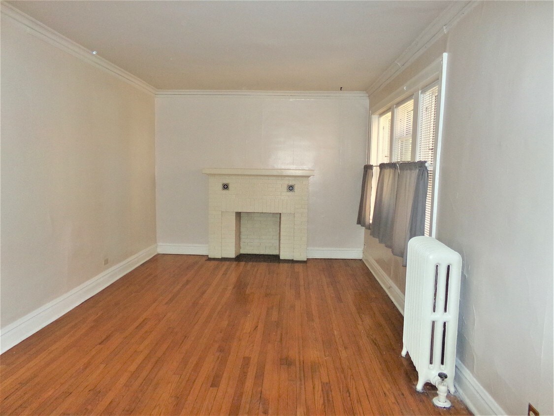 822 Reba Pl, Evanston, IL 60202 Apartments in Evanston, IL