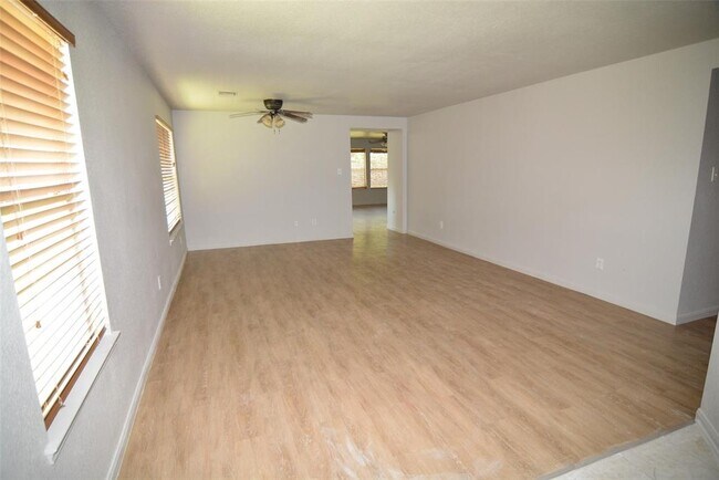 Building Photo - 3906 Pebble Garden Ln