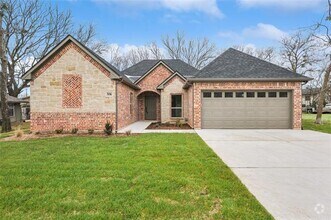 Building Photo - 306 Mclain Dr