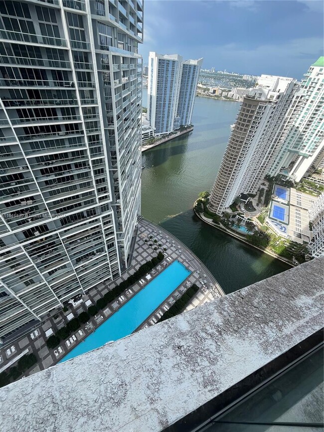 Foto del edificio - 495 Brickell Ave