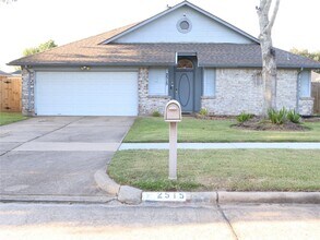 Building Photo - 2515 Edgedale Dr