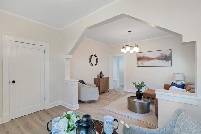 Building Photo - 6752 W Park Ave