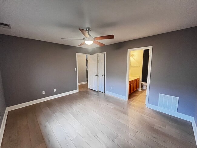 Building Photo - Beautiful 4 Bedroom and 2.5 Bath Home