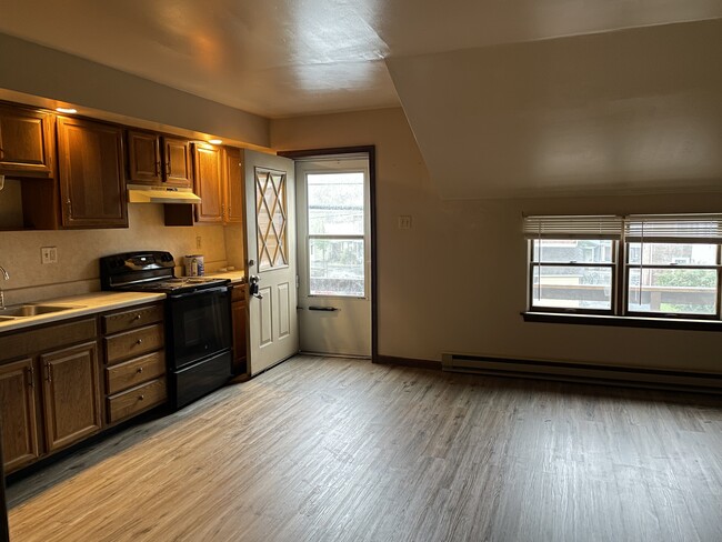 Building Photo - 301 Chestnut Street