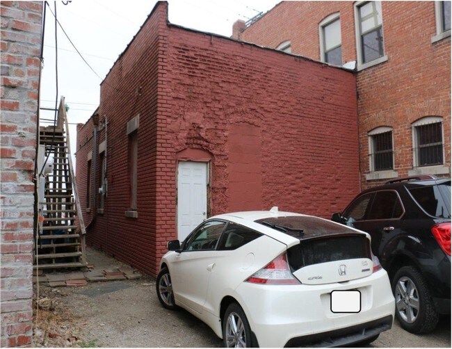 Building Photo - 2518-2520 E 85th St