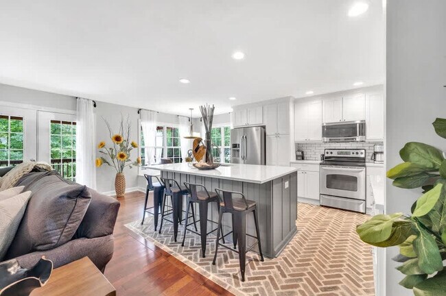 Foto del edificio - 254 Beaten Path Rd