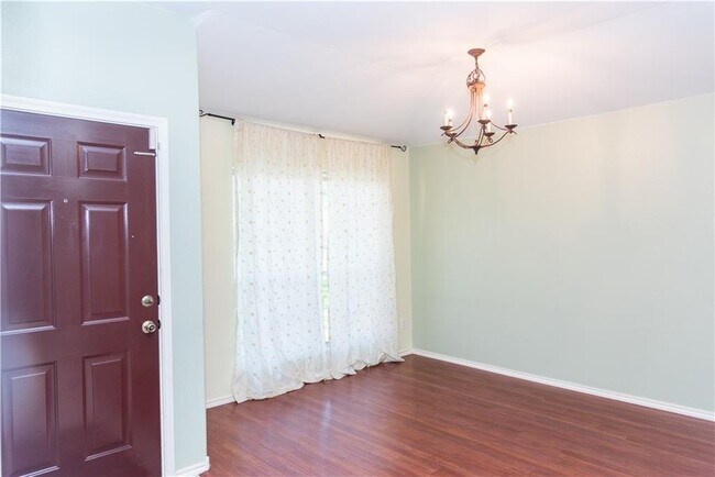 Foto del edificio - 3660 Pine Needle Cir