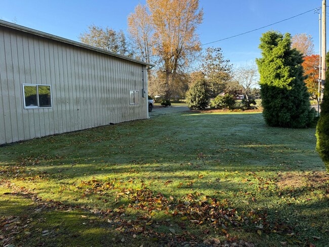 Building Photo - One bedroom in Bow