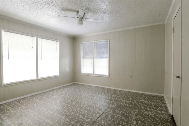 Building Photo - 1411 6th Ave