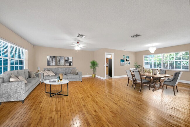 Foto del edificio - 409 SW 6th Ave