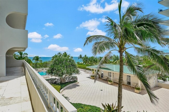 Building Photo - 10205 Collins Ave