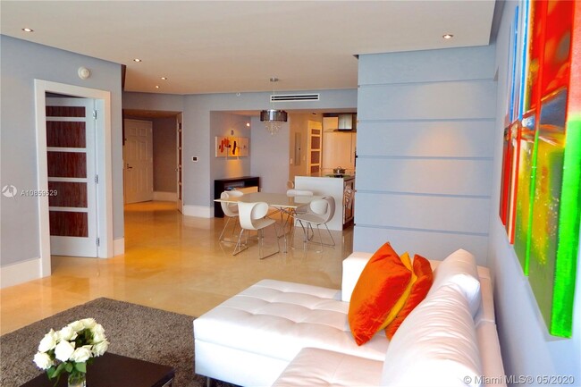 Foto del edificio - 16699 Collins Ave