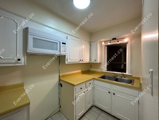 Foto del edificio - 4795 Winchester Rd